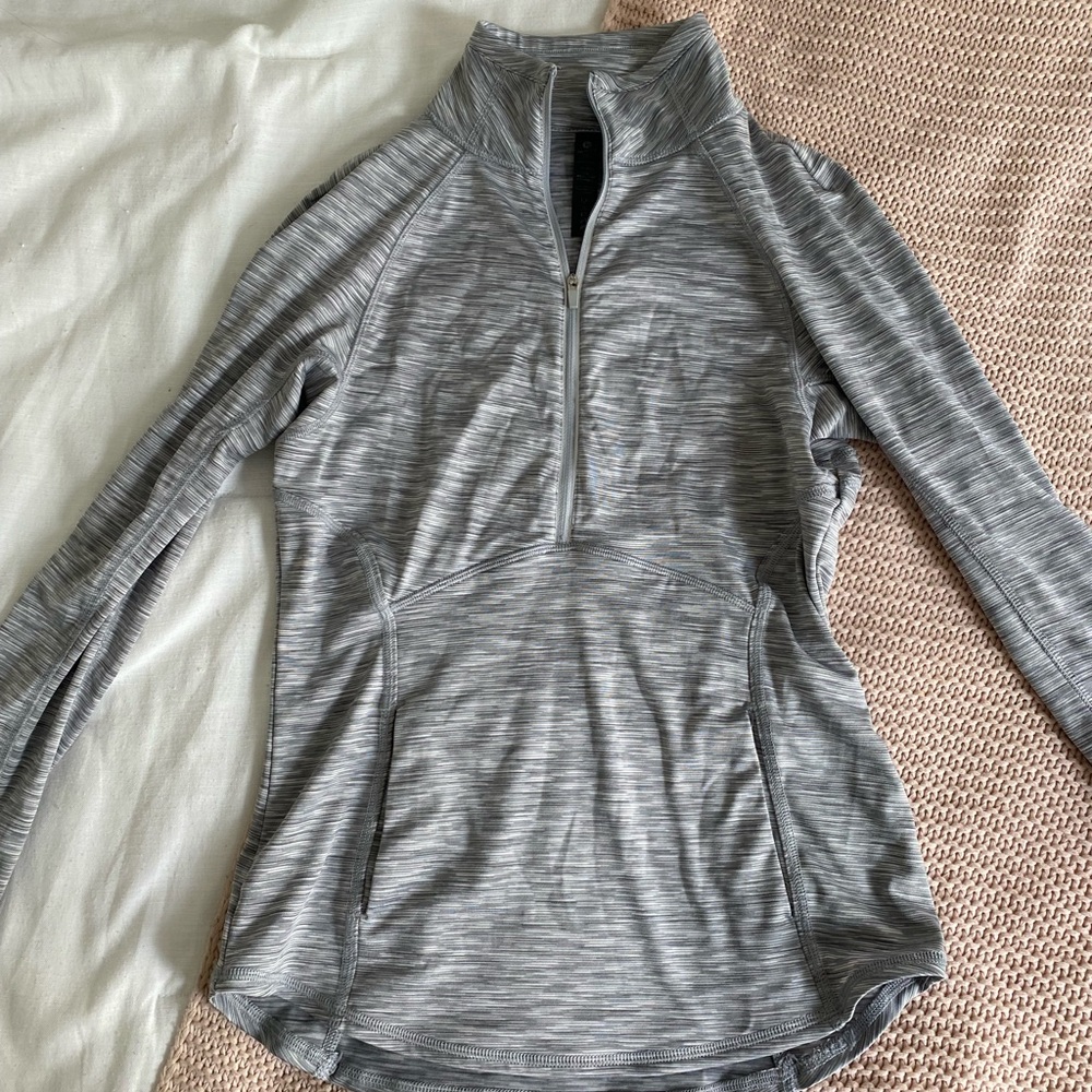 Fitted workout jacket